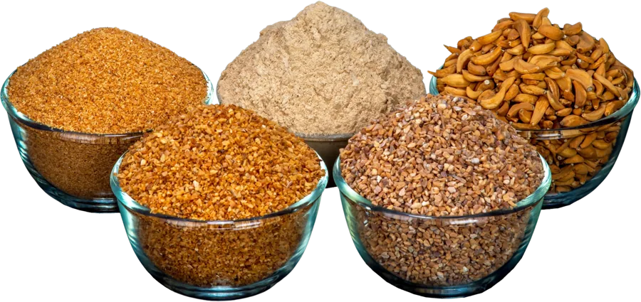 Dehydrated garlic flakes, granules, minced garlic and garlic powder in glass bowls
